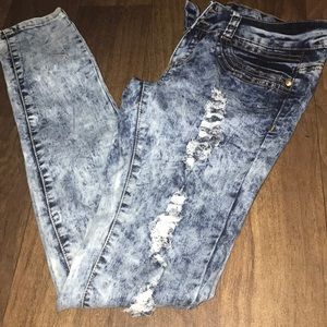 Women's size 5-6 ripped acid wash jeans